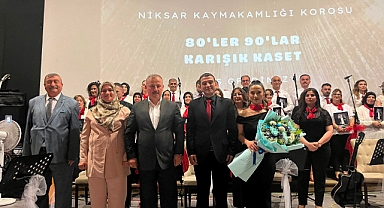Niksar’da 80’ler 90’lar Konseri Hem Nostalji Yaşattı Hem Umut Oldu