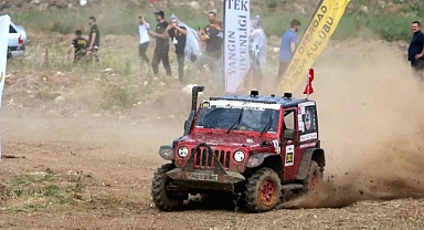 Çamurlu Yollar Engel olamadı: Kıyasıya Yarıştılar