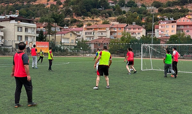 Niksar'da Yeşil Sahada Aile Buluşması