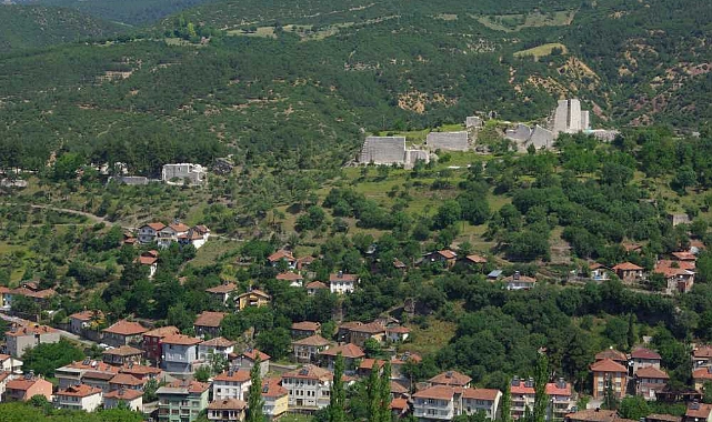 Niksar Kalesinin Riskli Kuzey Surları Restore Edilecek