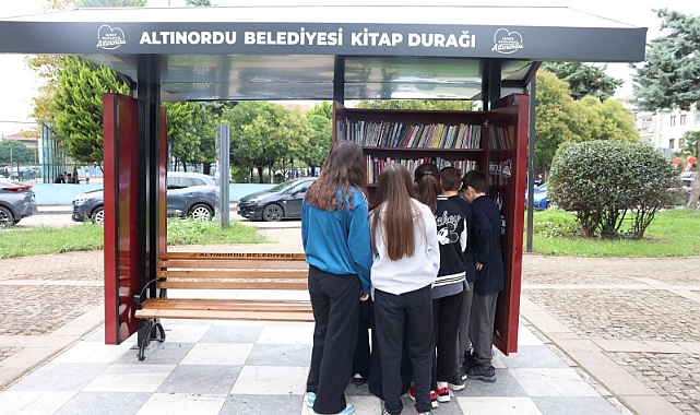 Otobüs Değil, Kitap Durağı!
