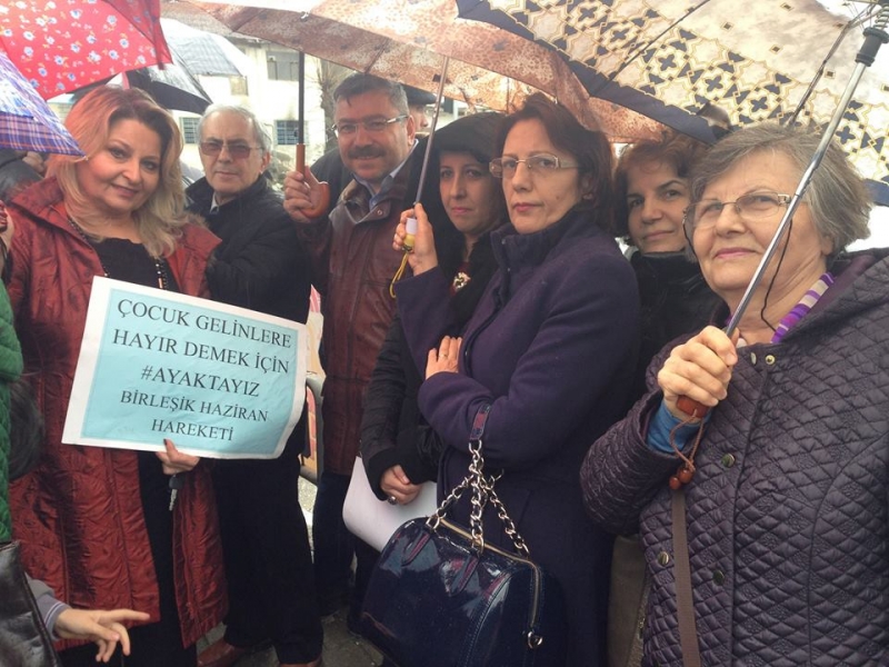 STK’lar Öğretmeni Protesto Etti